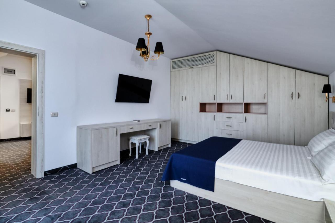 Eros Beach Resort Navodari Bagian luar foto
