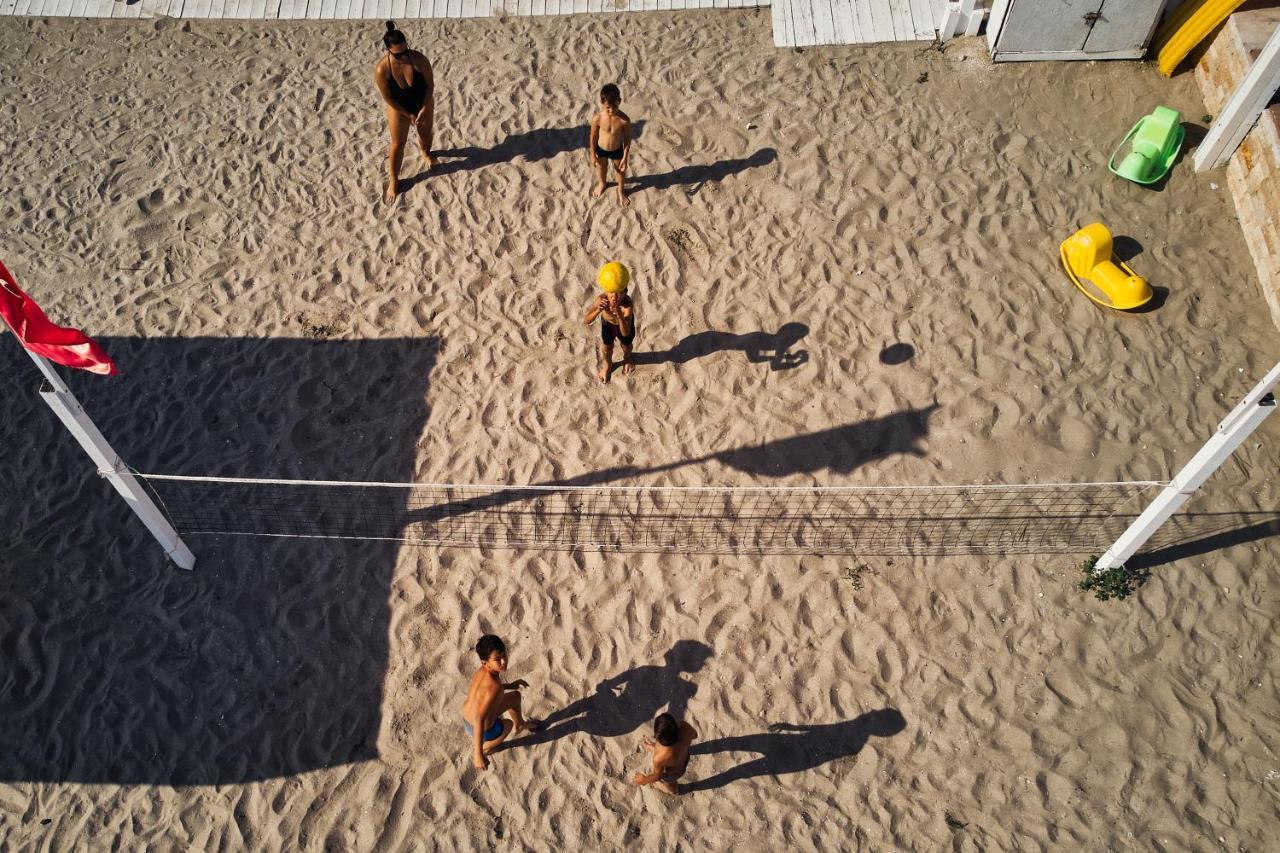 Eros Beach Resort Navodari Bagian luar foto